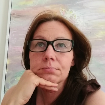 widmet sich den Studien mystischen Traditionen und östlichen Weisheitsschulen wie Yoga und Advaita